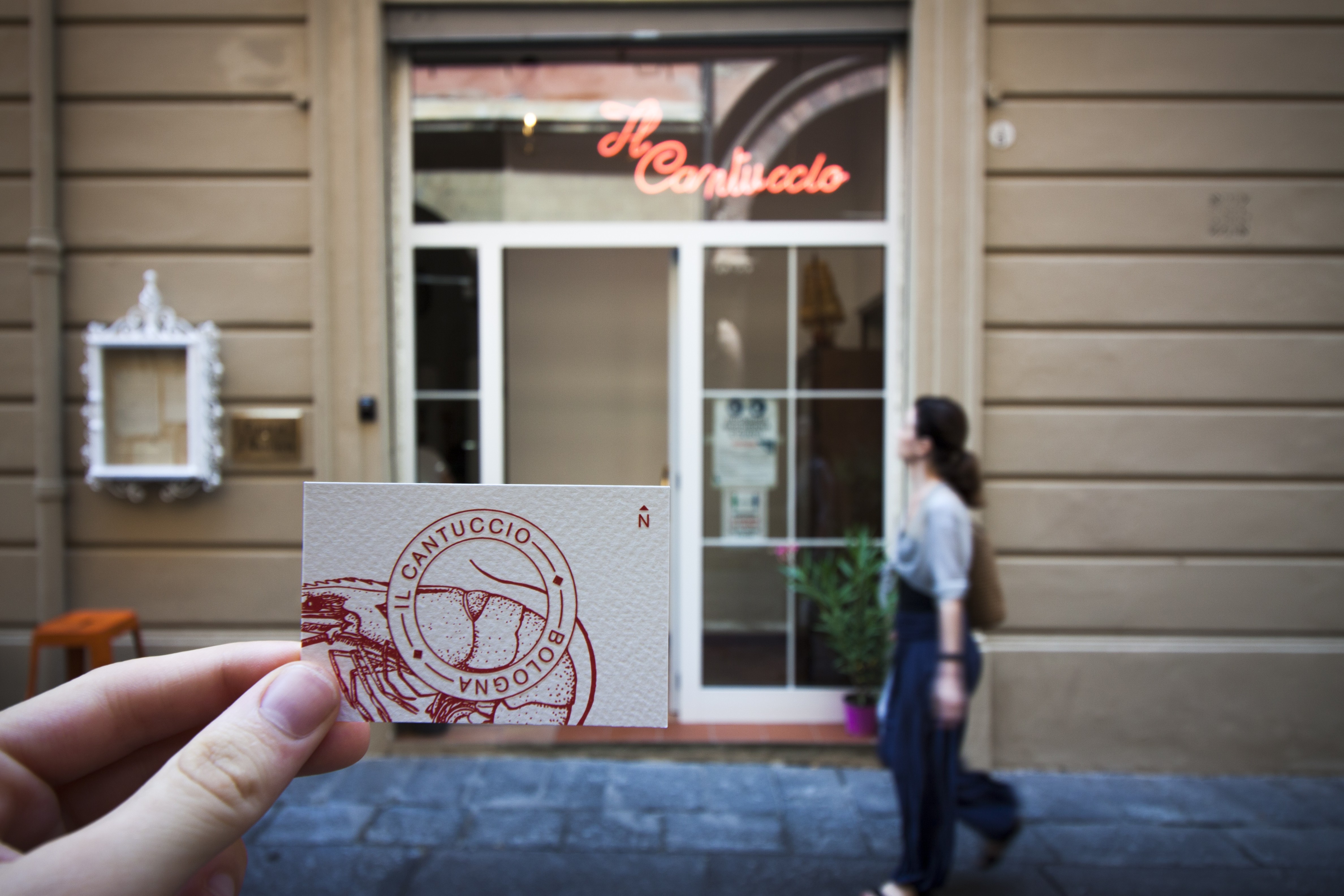 La vetrina del locale